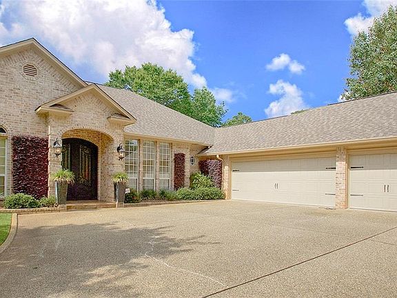 3rd image of 1803 Royal Oak Dr
