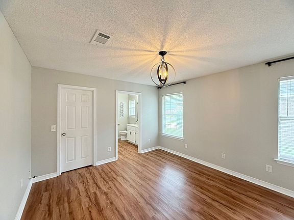 4th image of 3312 Village Green Dr