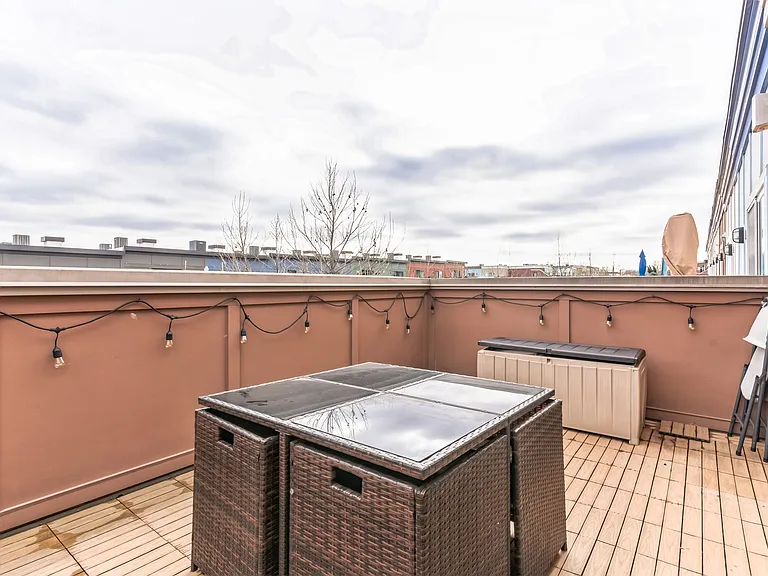 4560 Longfellow St — Photo 31