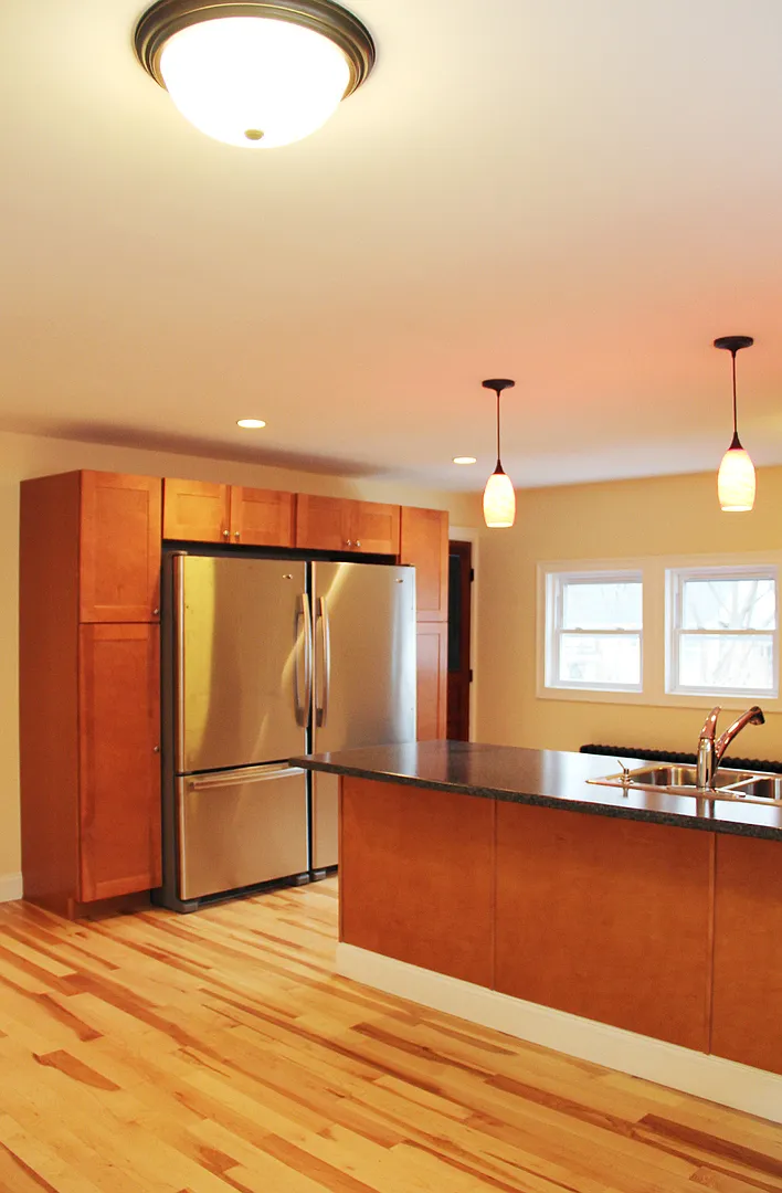 6 Bedroom House - 187 N. Champlain Burlington- June 1st 2027! — Photo 4