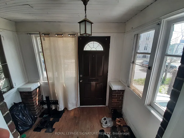 180 Dufferin St #UPPER — Photo 2