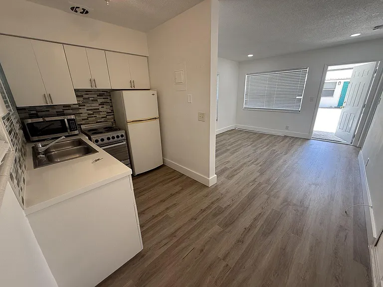 2503 N Ocean Blvd #7 — Photo 5