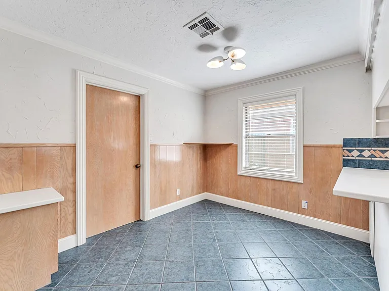 6327 Wynnwood Ln — Photo 9