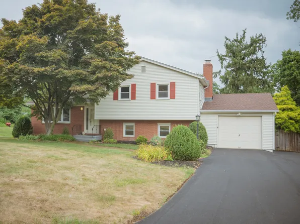 12 Heritage Hill Road, Branford, CT 06405