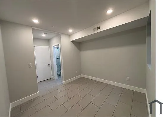2114 N Franklin St #1A — Photo 6