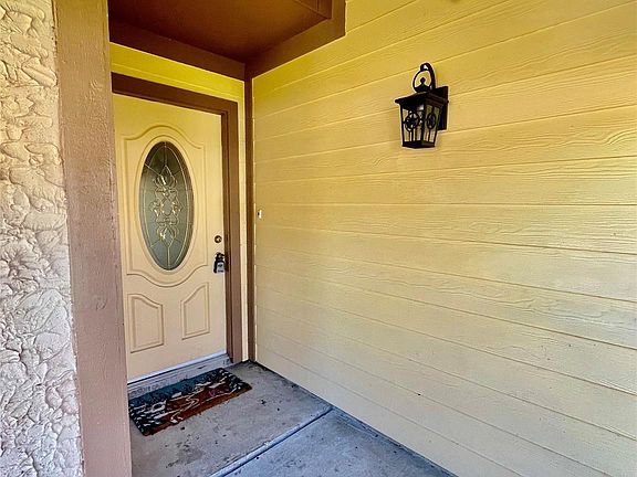 3rd image of 4502 Haiti Ln