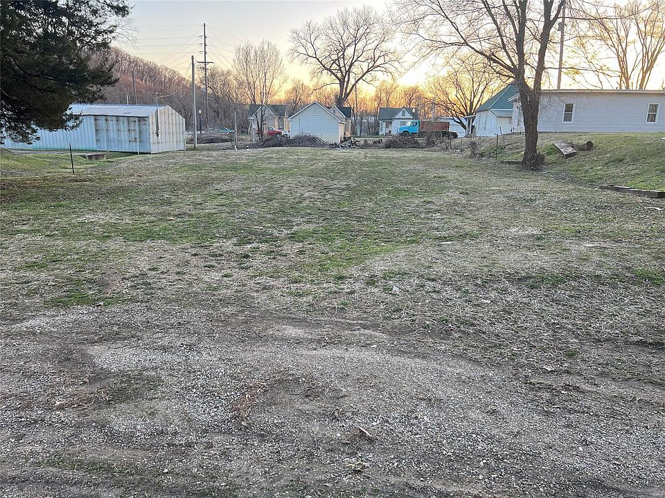 1st image of 615 S Main St