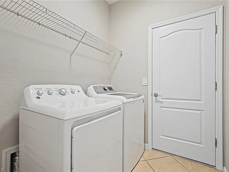 13566 Messino Ct — Photo 22