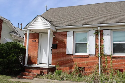 1428 S Harvard Ave Photo 1