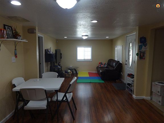 4th image of 902 W Alvarado Ave