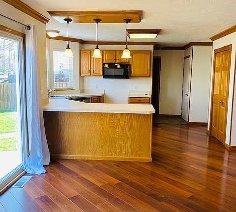 4th image of 1196 Newell Ln