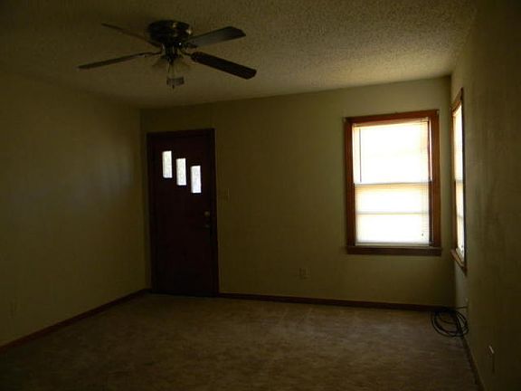 4th image of 1214 Oakland St