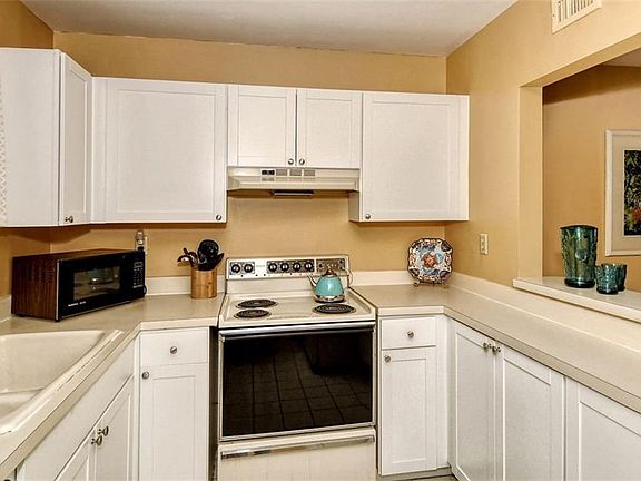 5th image of 500 S Washington Dr APT 23B