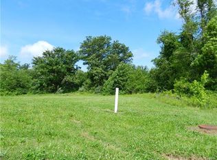 1413 Fairwood Dr, Belleville, IL 62220