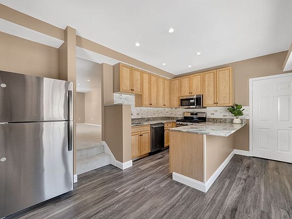 4th image of 39 Neillian St #39