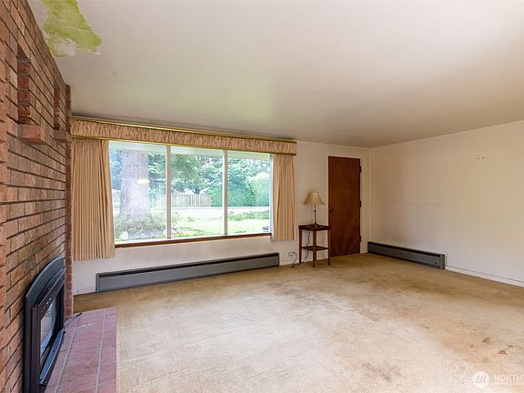 4th image of 20115 76th Avenue W