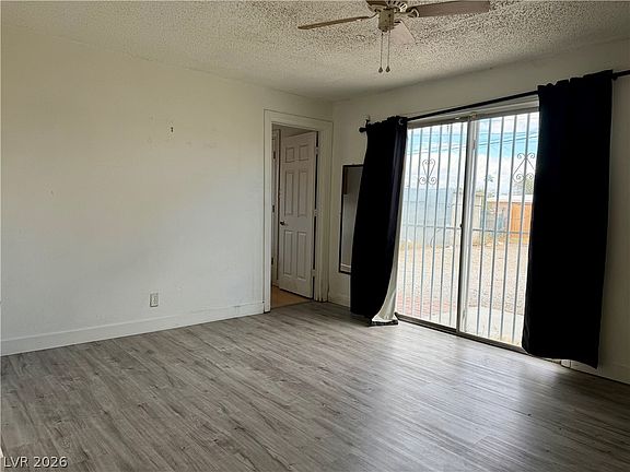 4th image of 394 N 15th St