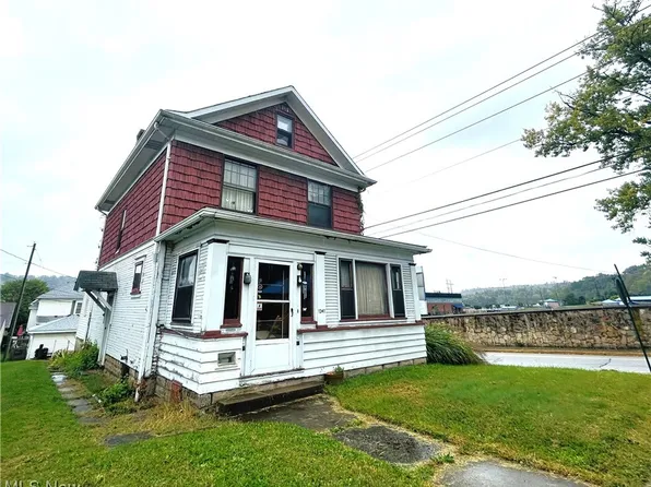 1341 Orchard St, Follansbee, WV 26037
