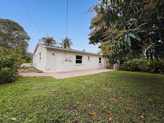 5th image of 417 NW 2nd Street