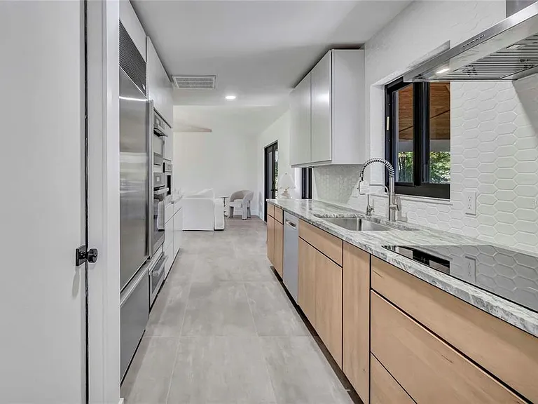 15180 Lyneburg Ave — Photo 41