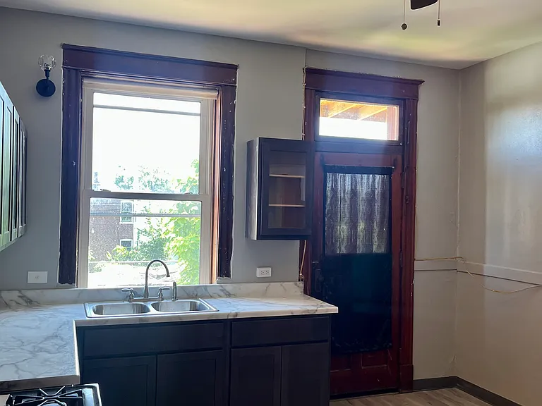 4460 Holly Ave — Photo 11