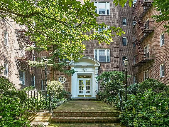 4th image of 117-01 Park South C4l