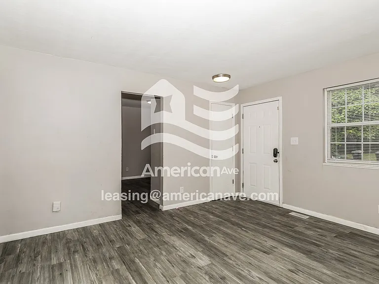 1181144_006_living_room_6.jpg