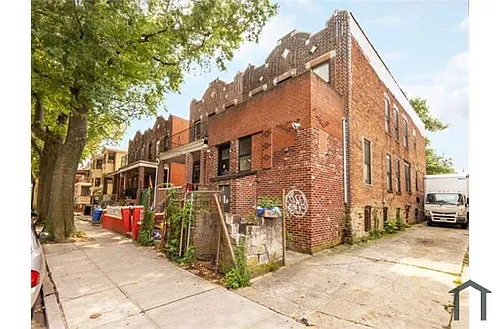 2022 Strauss St Photo 1