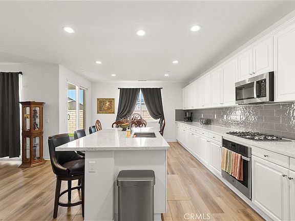 4th image of 30290 Roebuck Ct