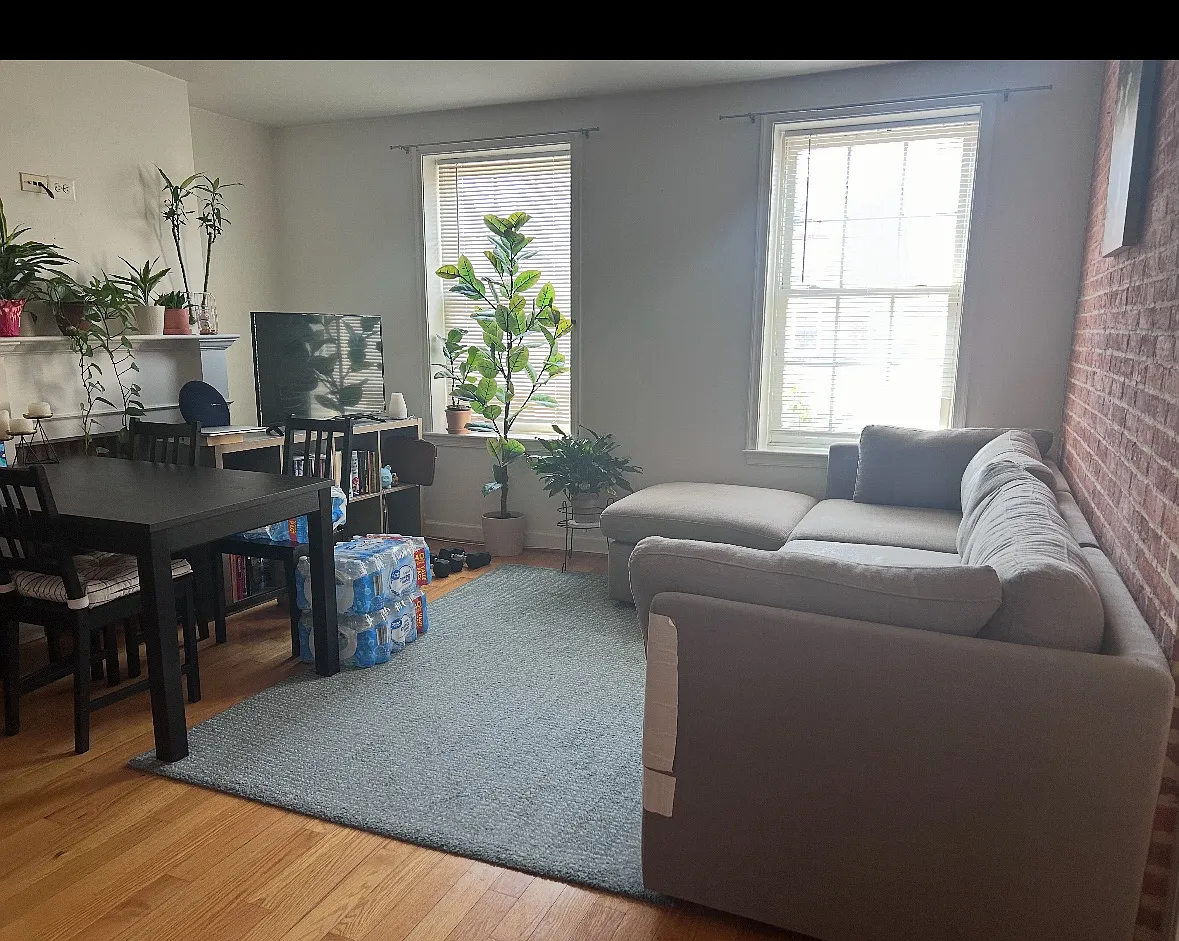 2 bed, 990 sqft, $1,650 — Photo 1