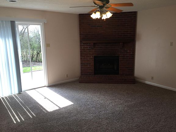 4th image of 1305 Graycreek Ln
