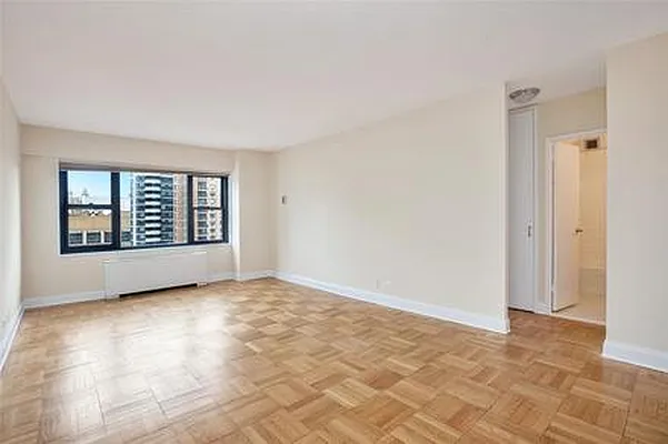 Rented by Compass | media 14