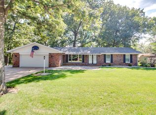6338 Oak Dr, Moro, IL 62067