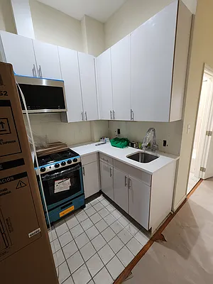 Rented by Mallory Management Corp | media 5