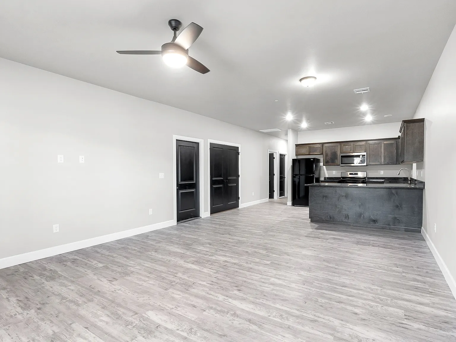 2 bed, 1122 sqft, $1,490 — Photo 4