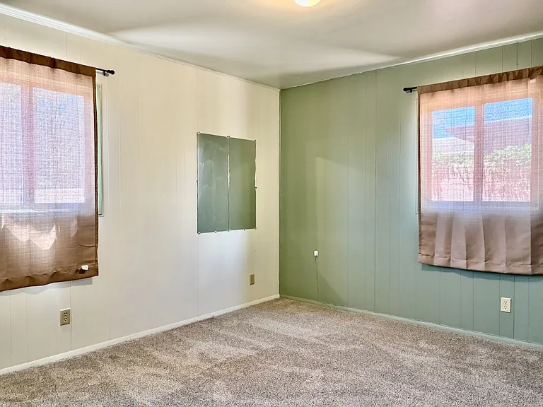 1721 Utah St NE — Photo 17