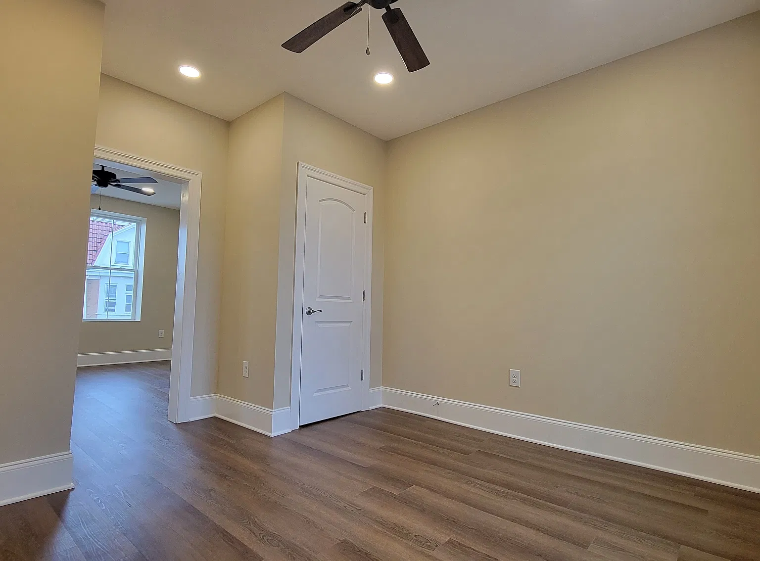 2 bed, 1050 sqft, $1,995 — Photo 4