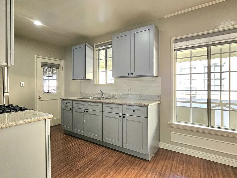 1020 S Norton Ave #1020B — Photo 8