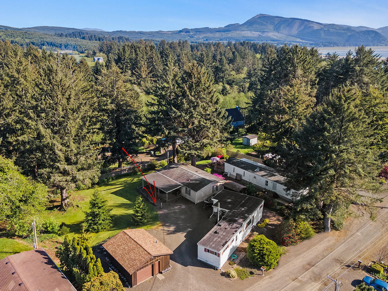 2265 Martin Ave photo 1
