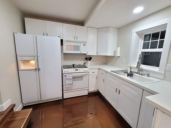 4th image of 416B E 28th St