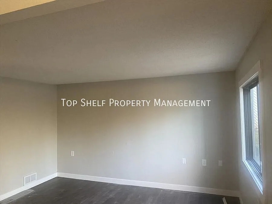 3 bed, 1.5 bath, 1612 sqft, $1,345 — Photo 2