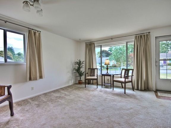 4th image of 6709 Penny Ln
