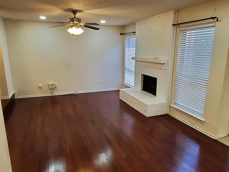 2902 Southern Cross Dr — Photo 3