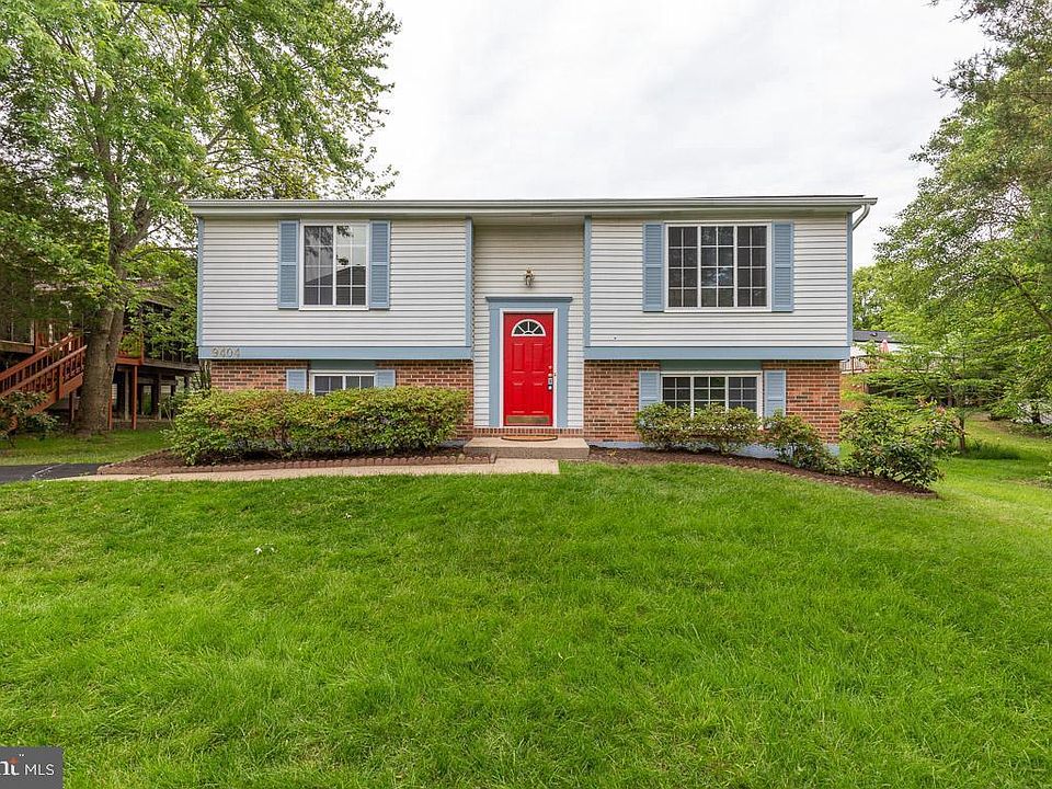 1st image of 9404 Wrought Iron Ct