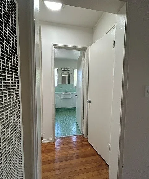 1340 N. June St/6616-6622 De Longpre Ave. — Photo 12