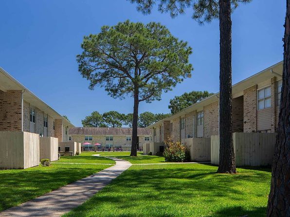 1300 Tanglewood Dr #5-W1009D