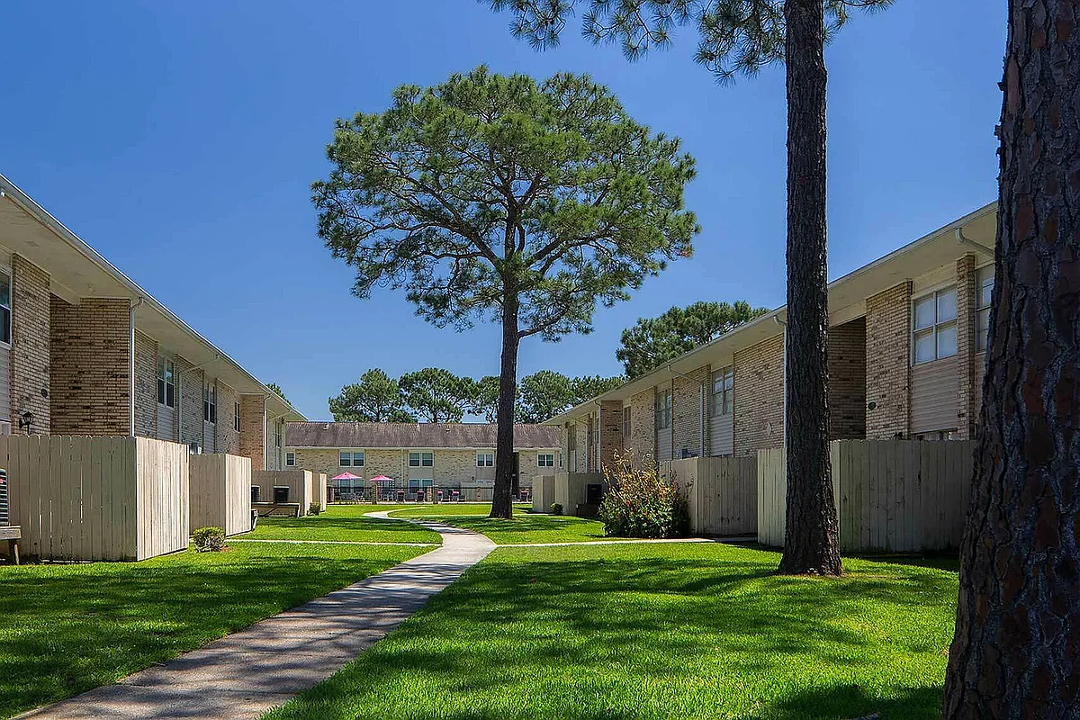 Building Photo - Tanglewood
