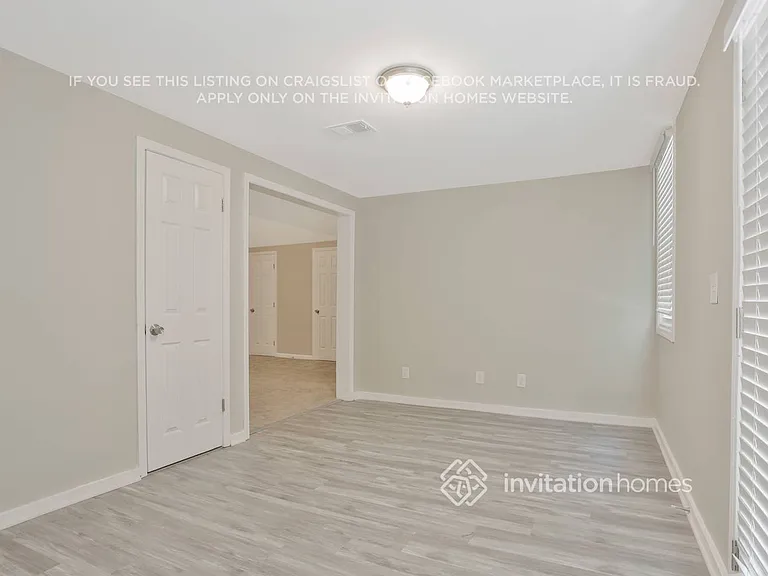 306 Lake Swan Ct — Photo 14