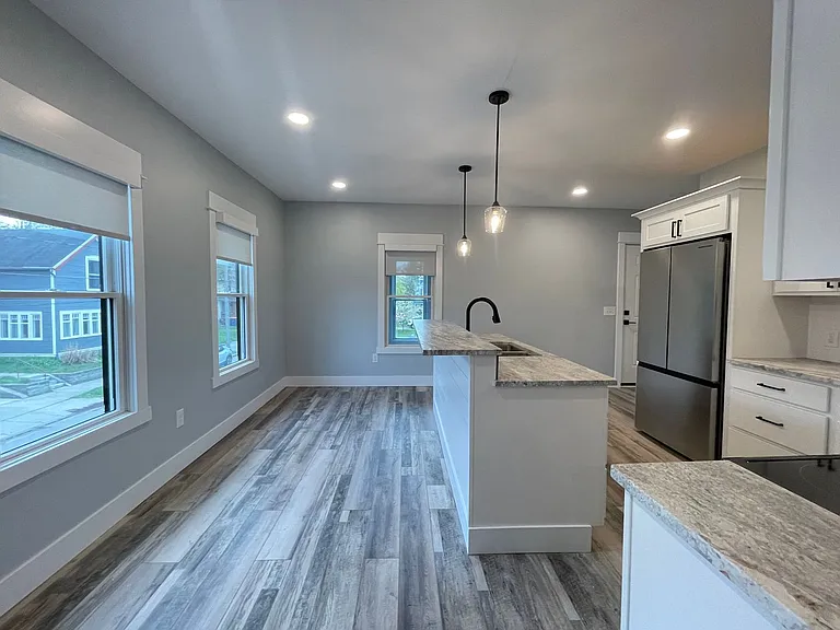 203 Warren Ave SE — Photo 6