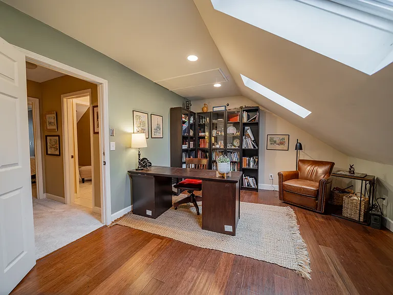 (previous photo showing furnishings that have since been removed)